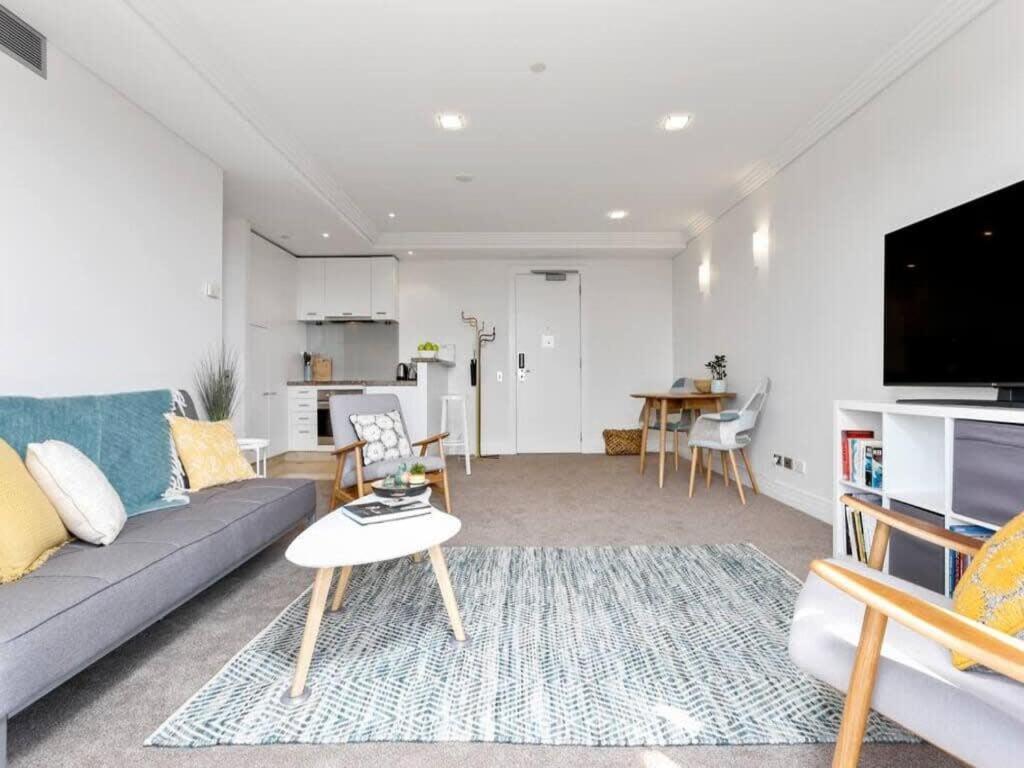 Bright One Bedroom Beauty With Balcony And Unbeatable Views โอ๊คแลนด์ ภายนอก รูปภาพ