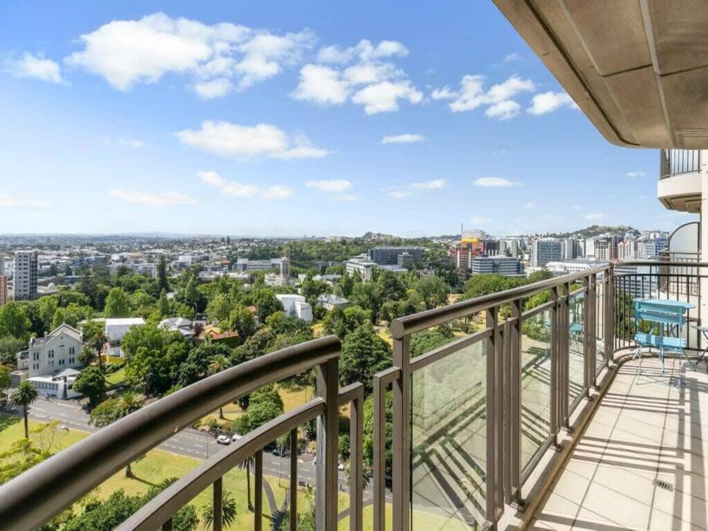 Bright One Bedroom Beauty With Balcony And Unbeatable Views โอ๊คแลนด์ ภายนอก รูปภาพ