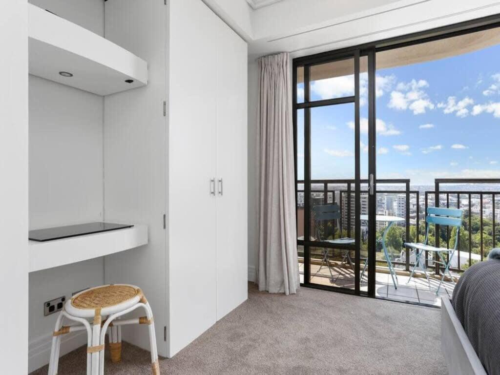 Bright One Bedroom Beauty With Balcony And Unbeatable Views โอ๊คแลนด์ ภายนอก รูปภาพ