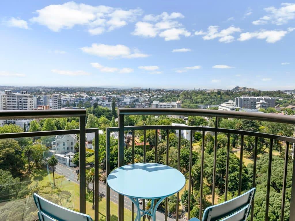 Bright One Bedroom Beauty With Balcony And Unbeatable Views โอ๊คแลนด์ ภายนอก รูปภาพ